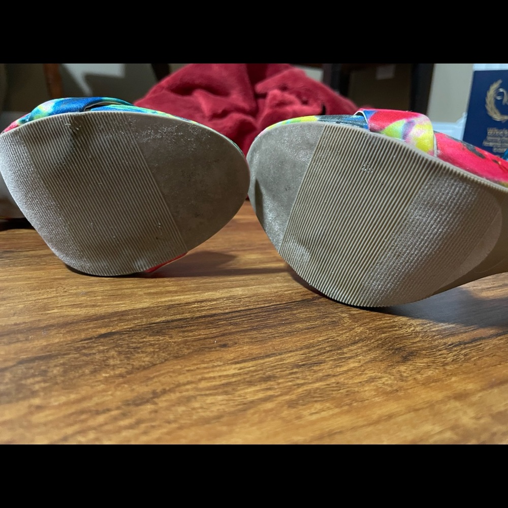 Tie Dye-Print Stiletto Sandals. - Picture 5 of 5